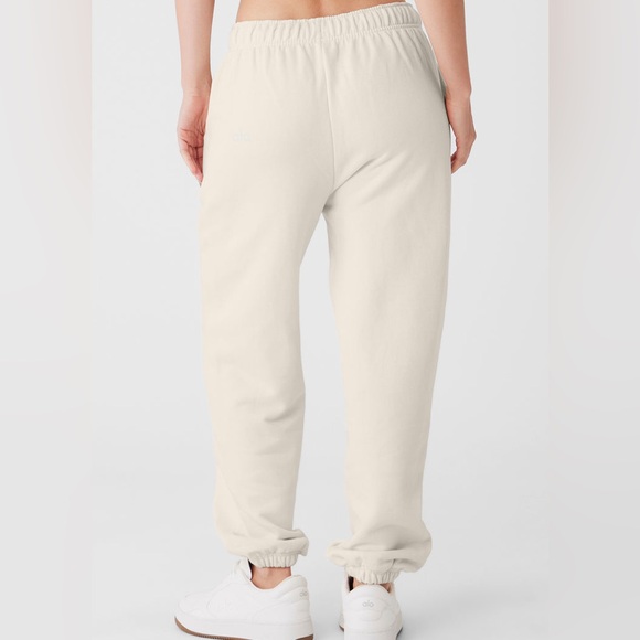 COPY - Alo Accolade Sweatpant - Picture 3 of 5
